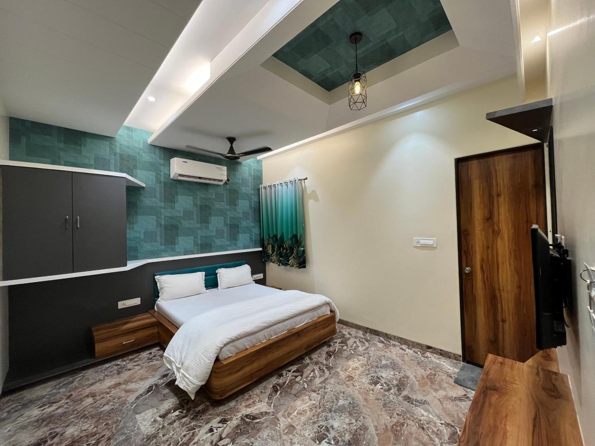Hotel Aryadeep Phardāpur Kültér fotó
